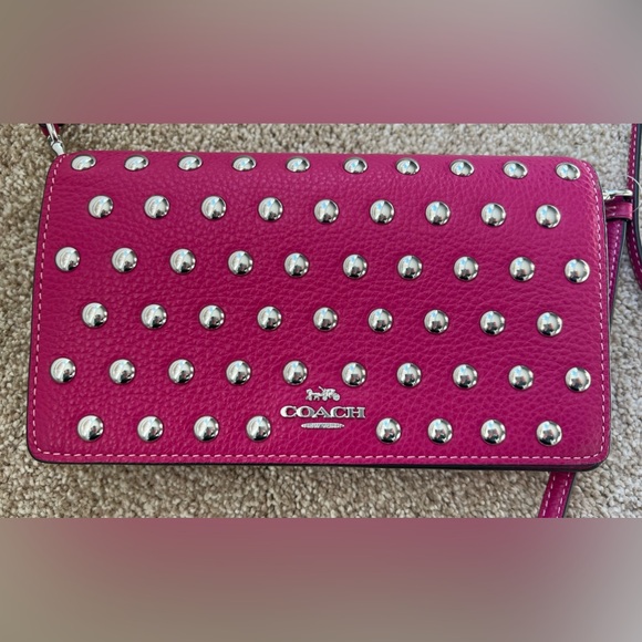 Coach Crossbody Style #CM851 Pink with rivets RVTS FOVER CLT XBDY New - Picture 1 of 12